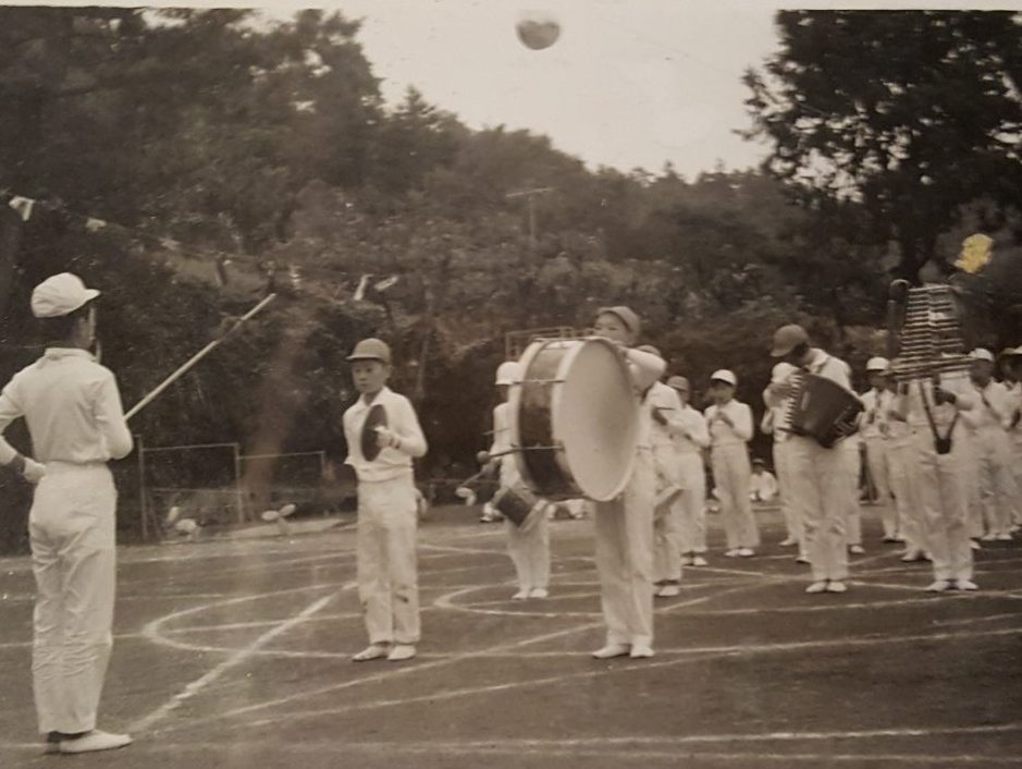 昭和44年運動会 この頃は鼓笛隊がメインの出し物に